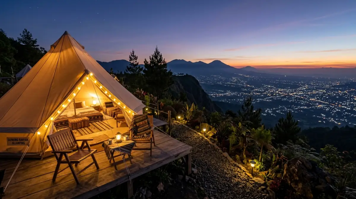 Pemandangan sunrise memukau di campground Batu