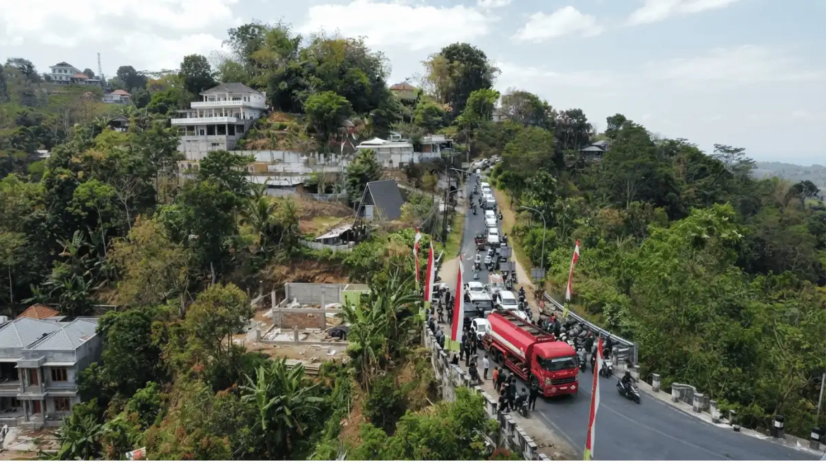Jalan Akses Diperlebar Pujon
