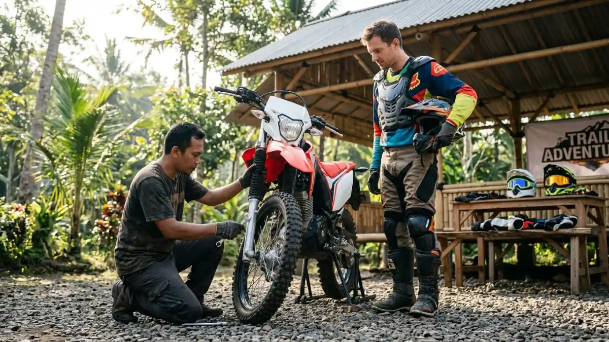 Pengecekan Kondisi Motor Trail Wisata Aman